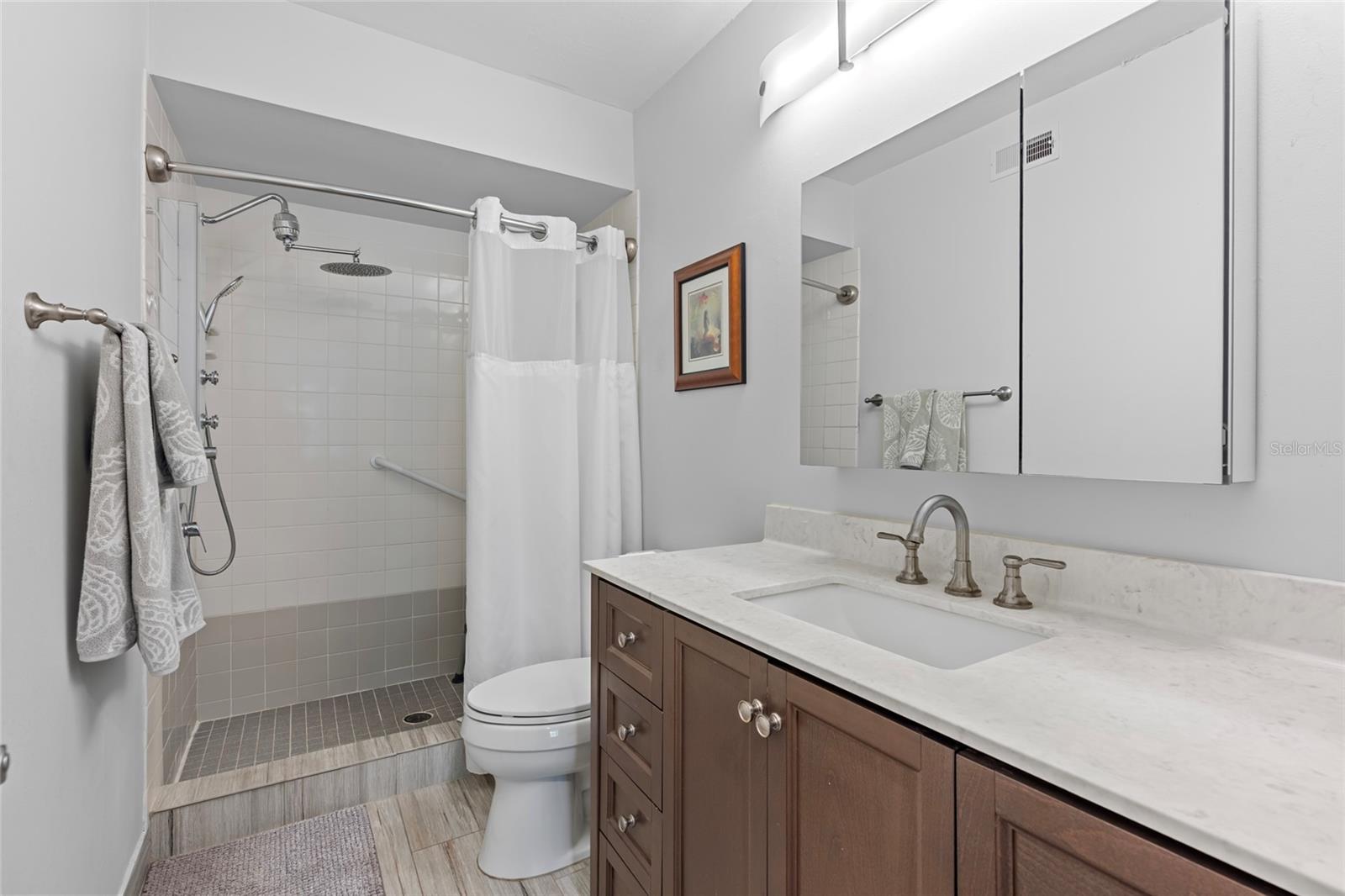 IMPERIAL POINT CONDO - Residential