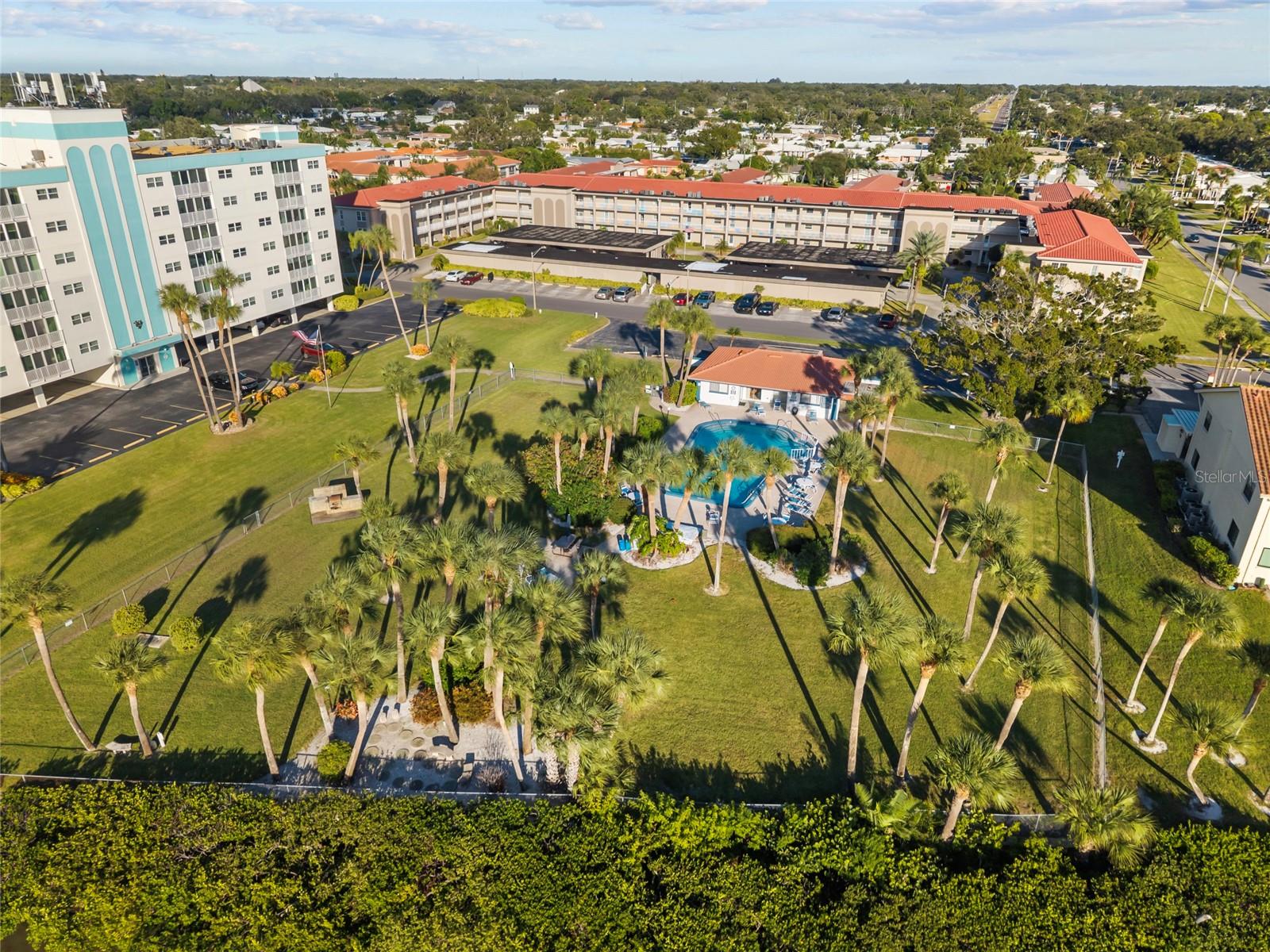 IMPERIAL POINT CONDO - Residential