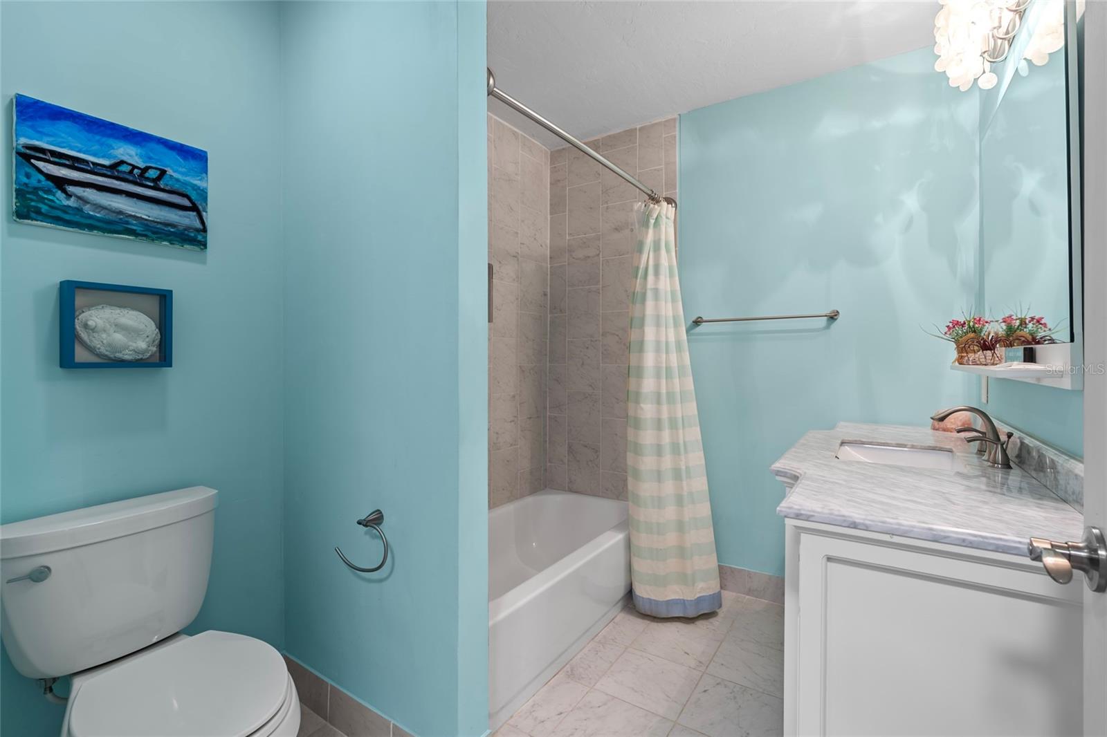 IMPERIAL POINT CONDO - Residential