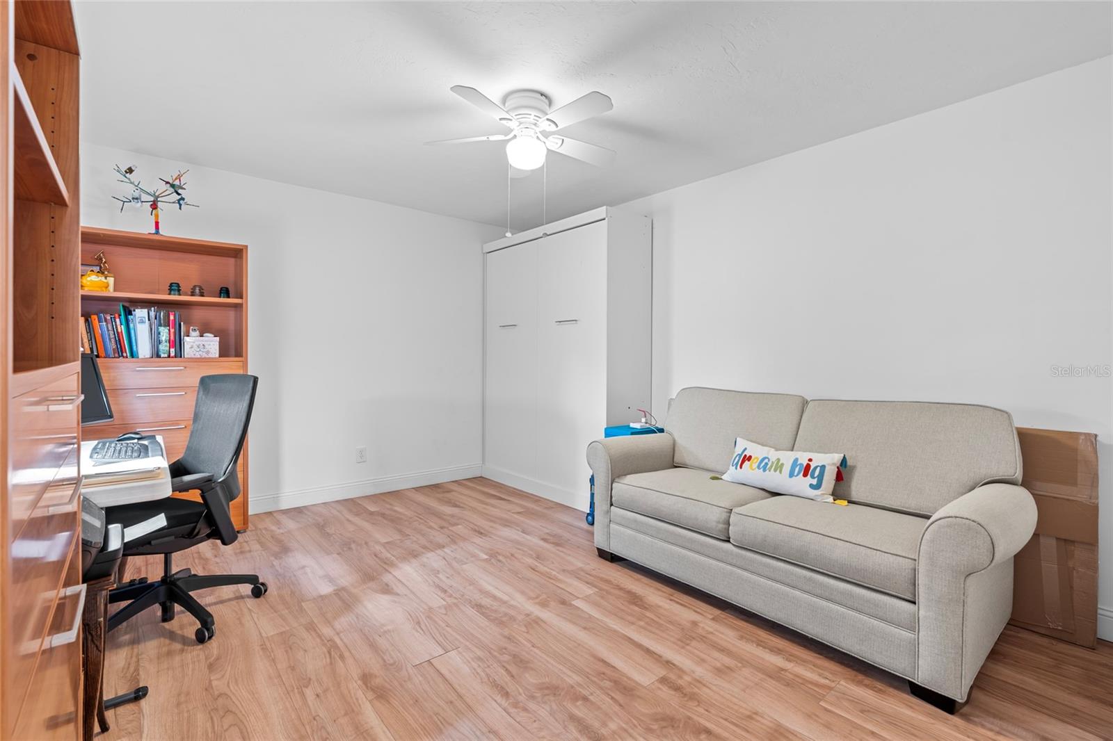 IMPERIAL POINT CONDO - Residential