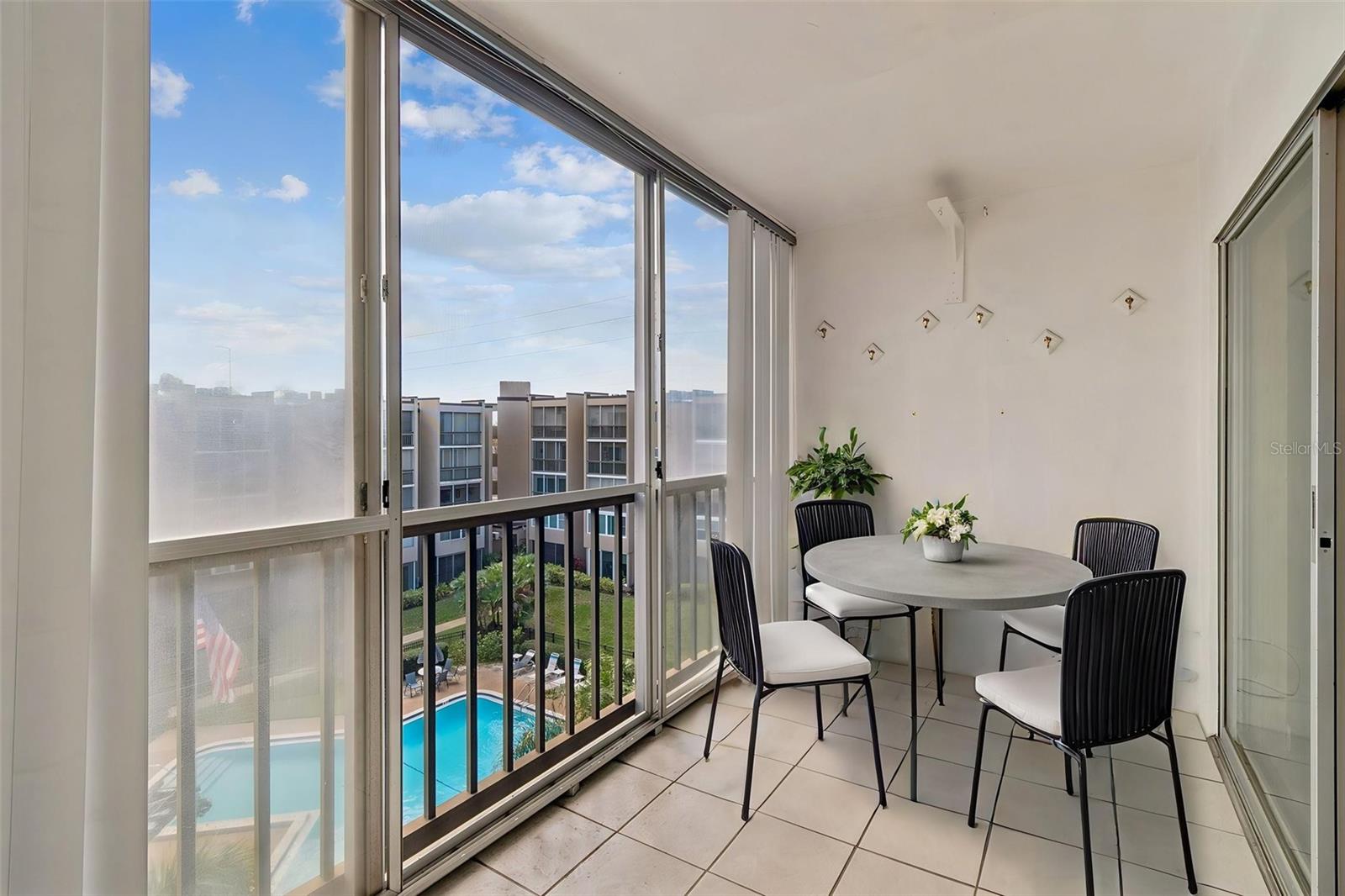 SUNSHINE TOWERS APT RESIDENCES - Residential