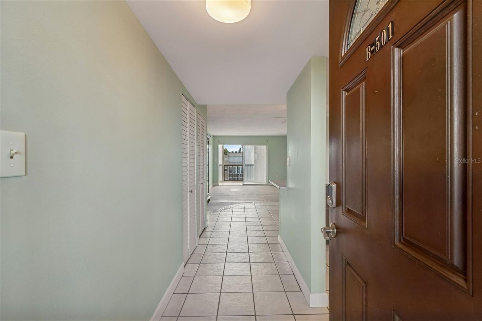 SUNSHINE TOWERS APT RESIDENCES - Residential