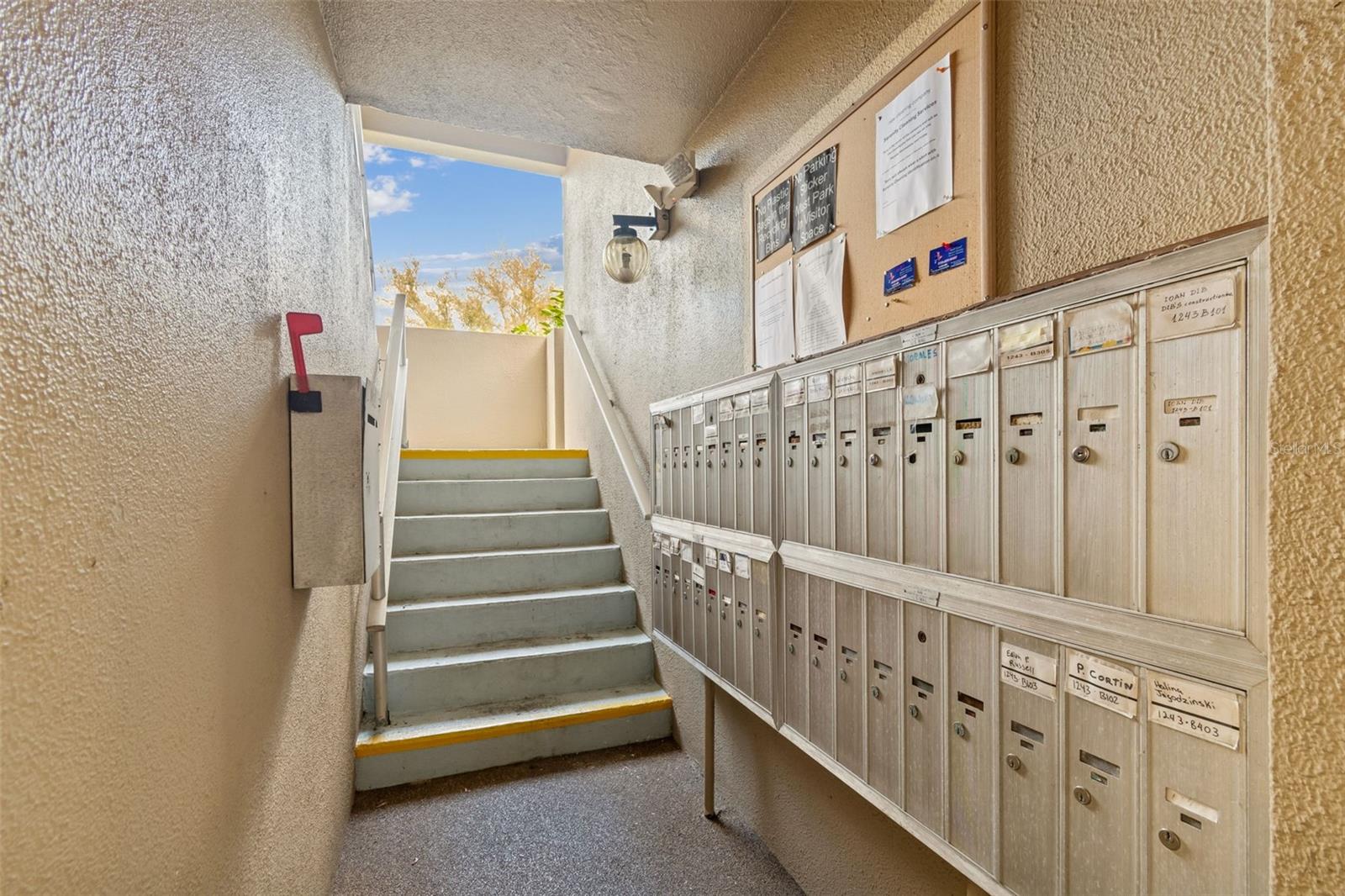 SUNSHINE TOWERS APT RESIDENCES - Residential