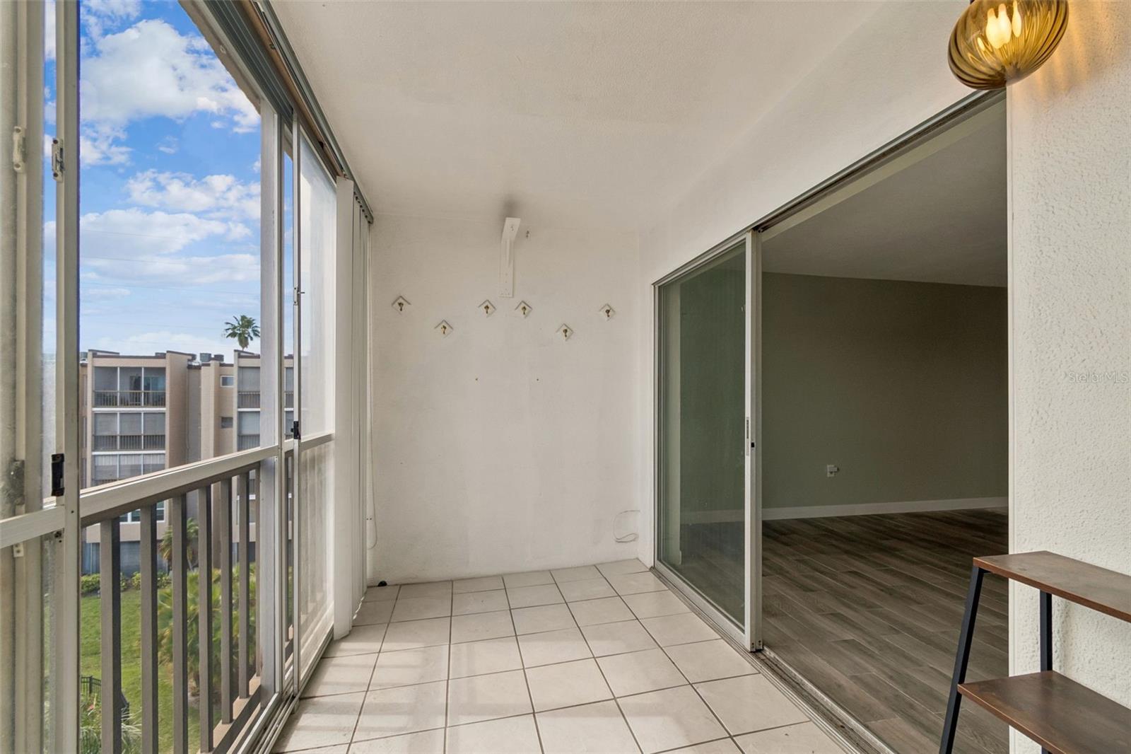 SUNSHINE TOWERS APT RESIDENCES - Residential