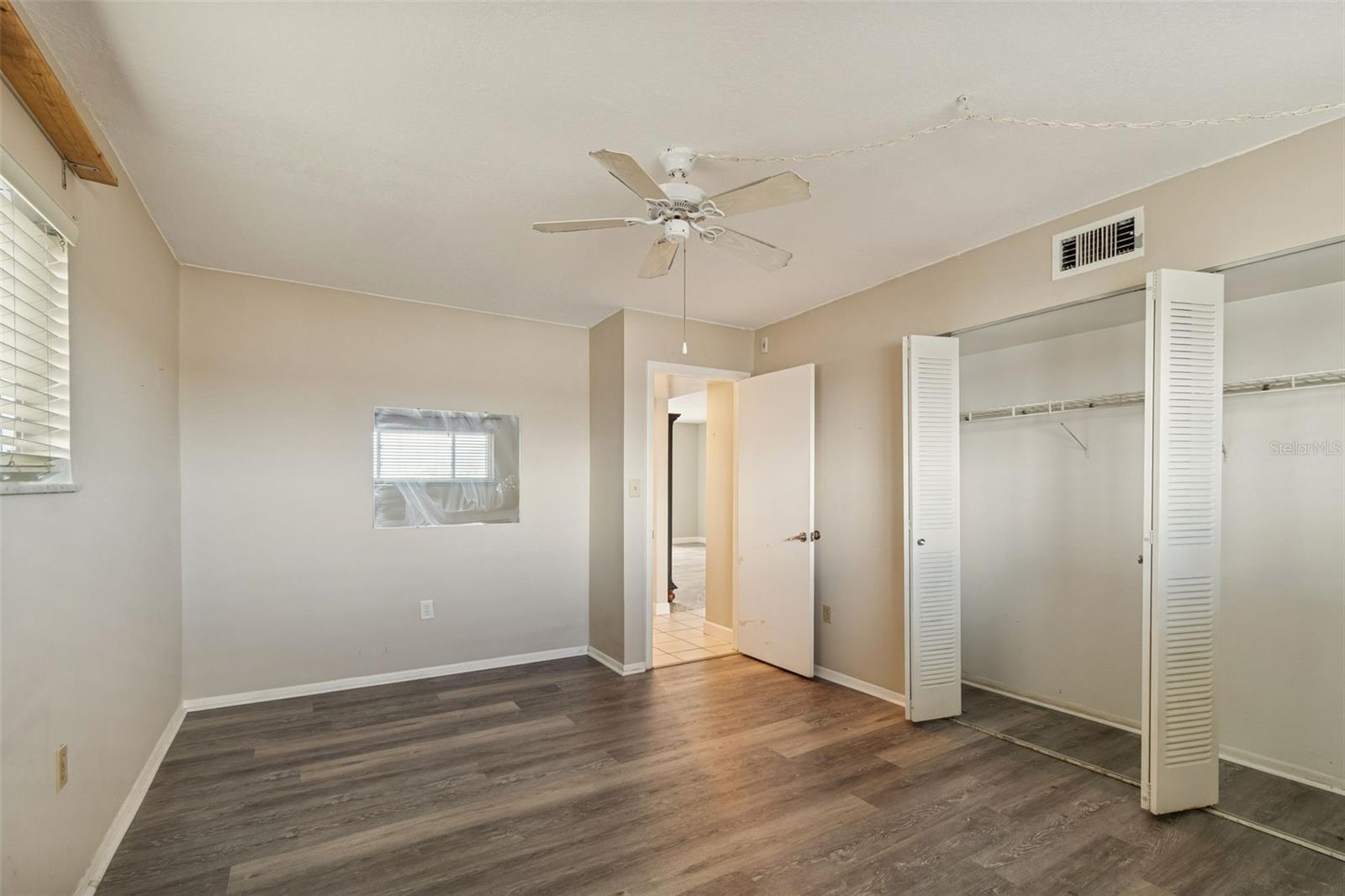 SUNSHINE TOWERS APT RESIDENCES - Residential