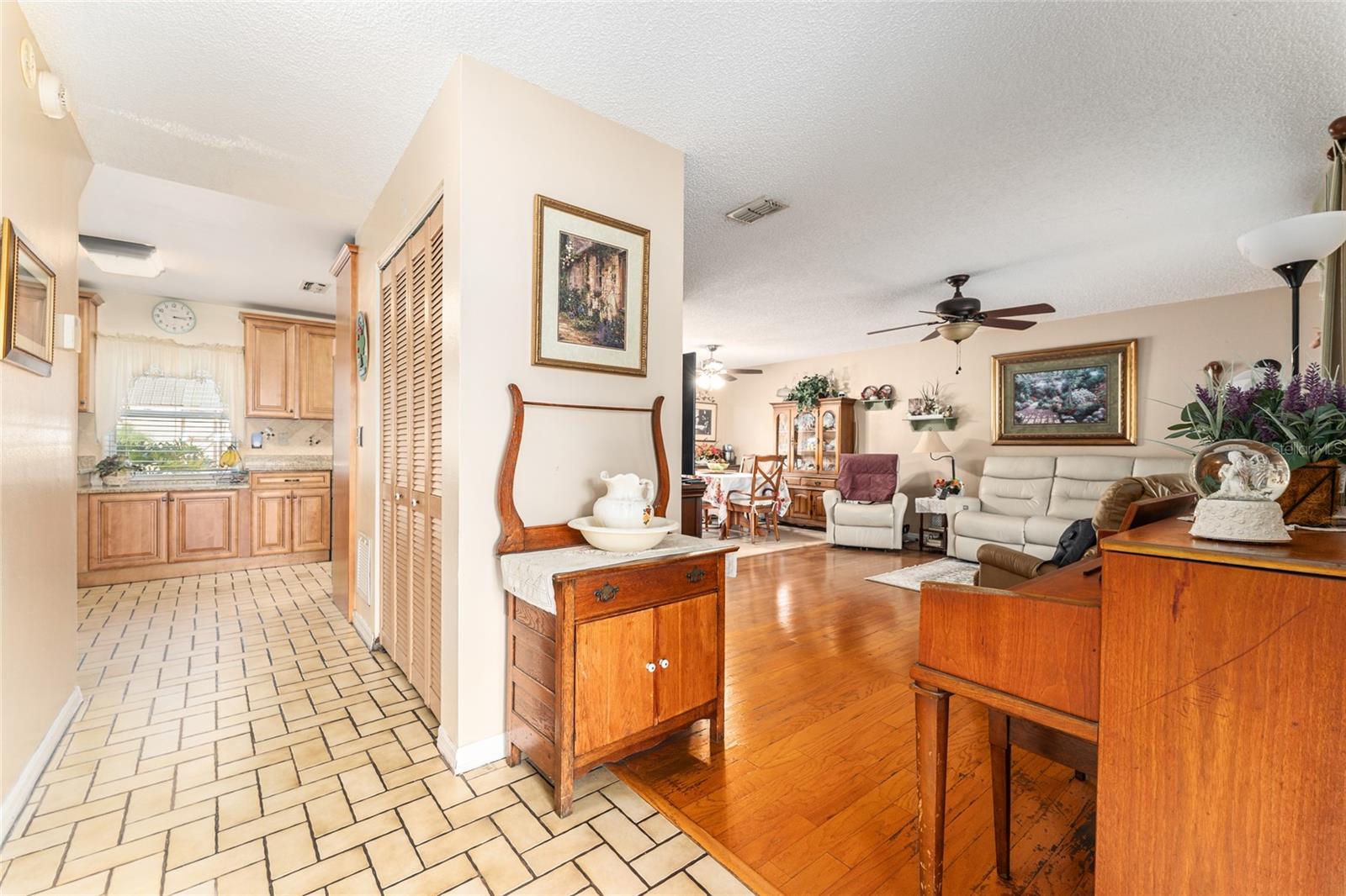 SILVER SPGS SHORES UN 01 - Residential