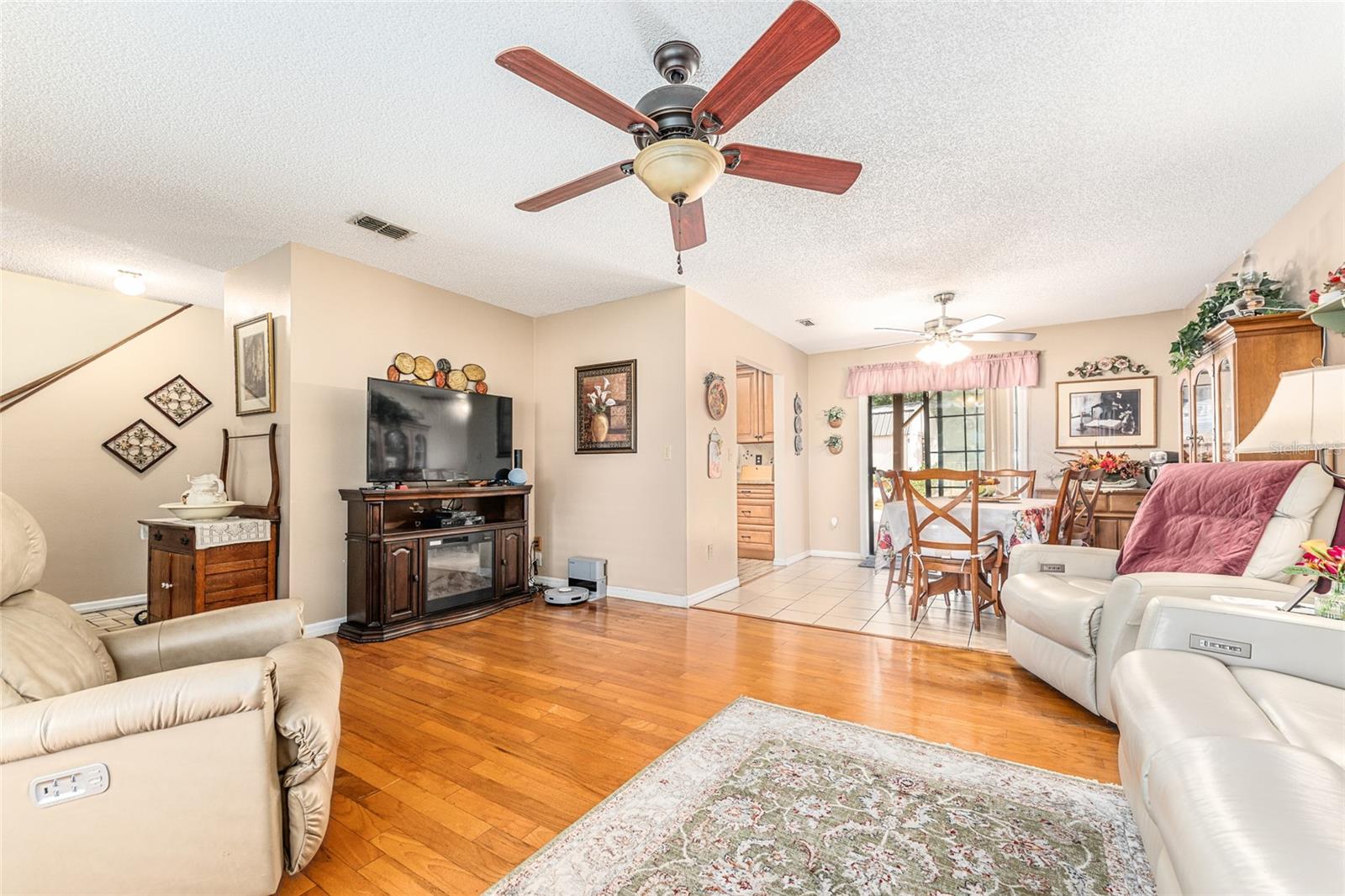 SILVER SPGS SHORES UN 01 - Residential