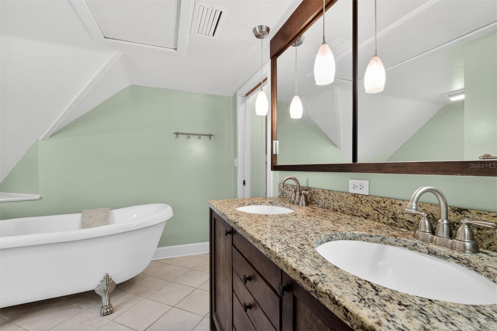 HIGHLAND TERRACE - Residential