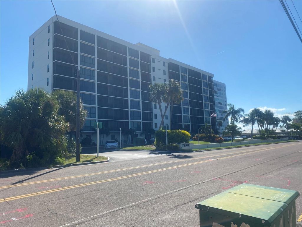 Photo of 7100 Sunshine Skyway Lane S #906, St Petersburg, FL 33711 (MLS # TB8437164)