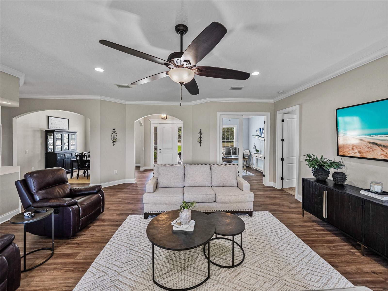 MAMMOTH GROVE - Residential