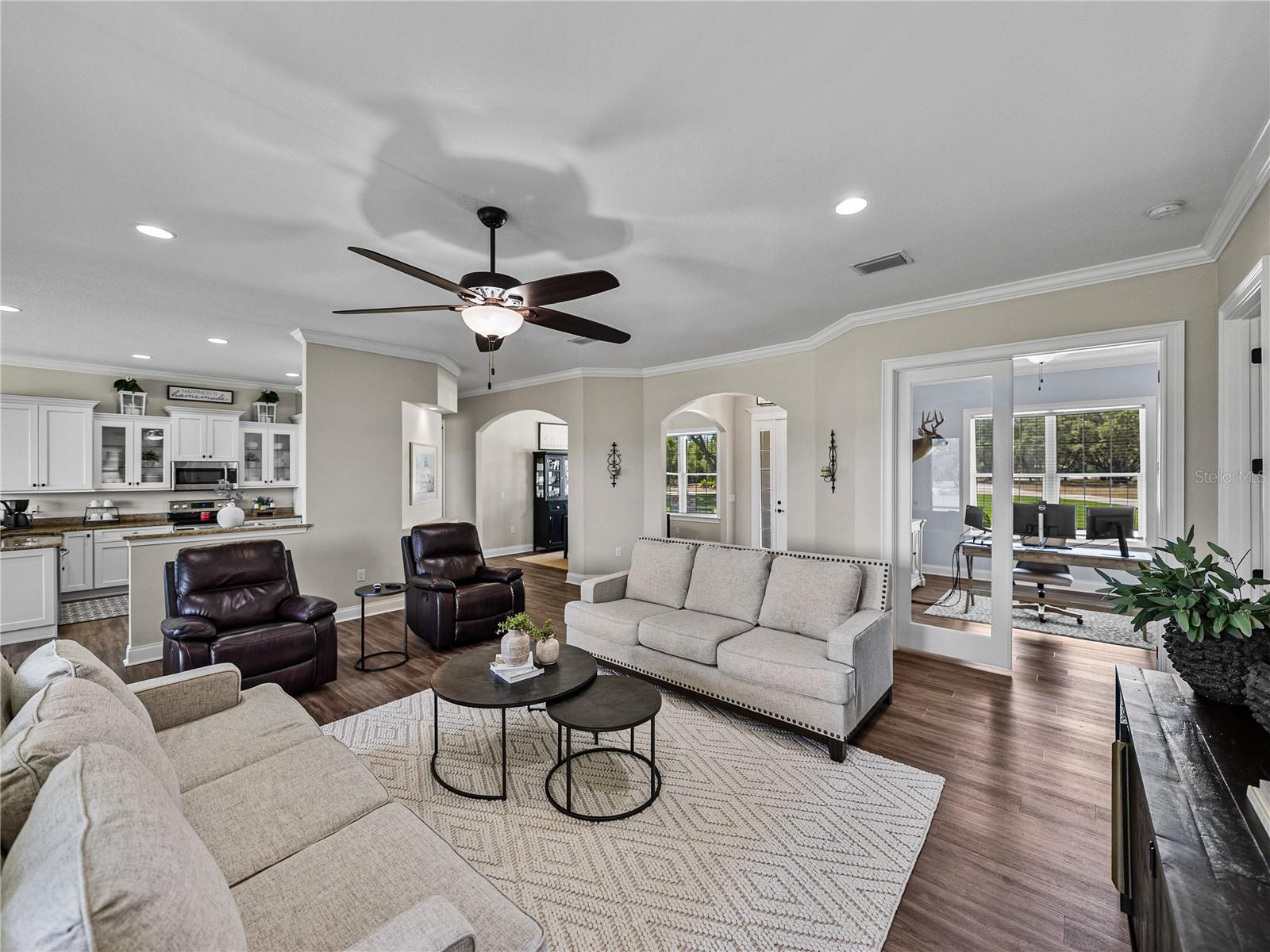 MAMMOTH GROVE - Residential