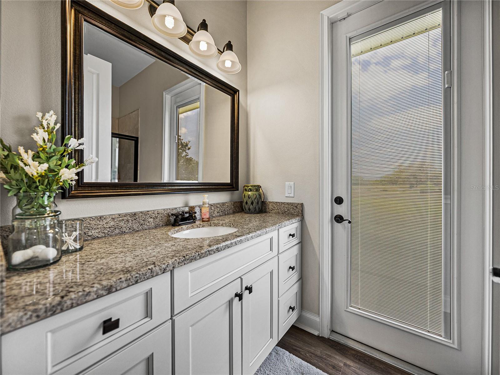 MAMMOTH GROVE - Residential