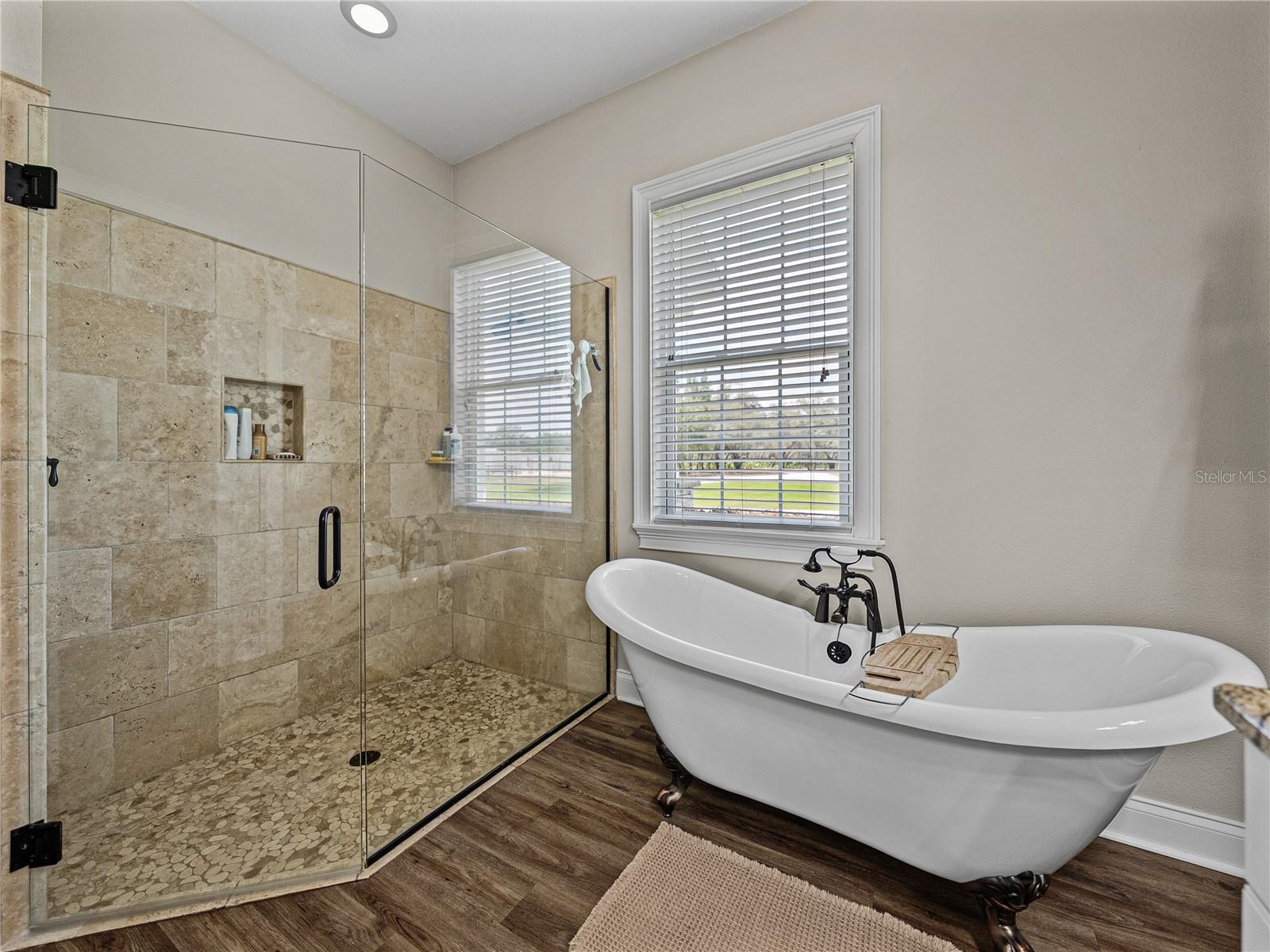 MAMMOTH GROVE - Residential