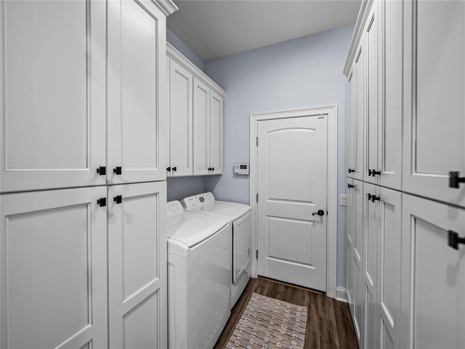 MAMMOTH GROVE - Residential