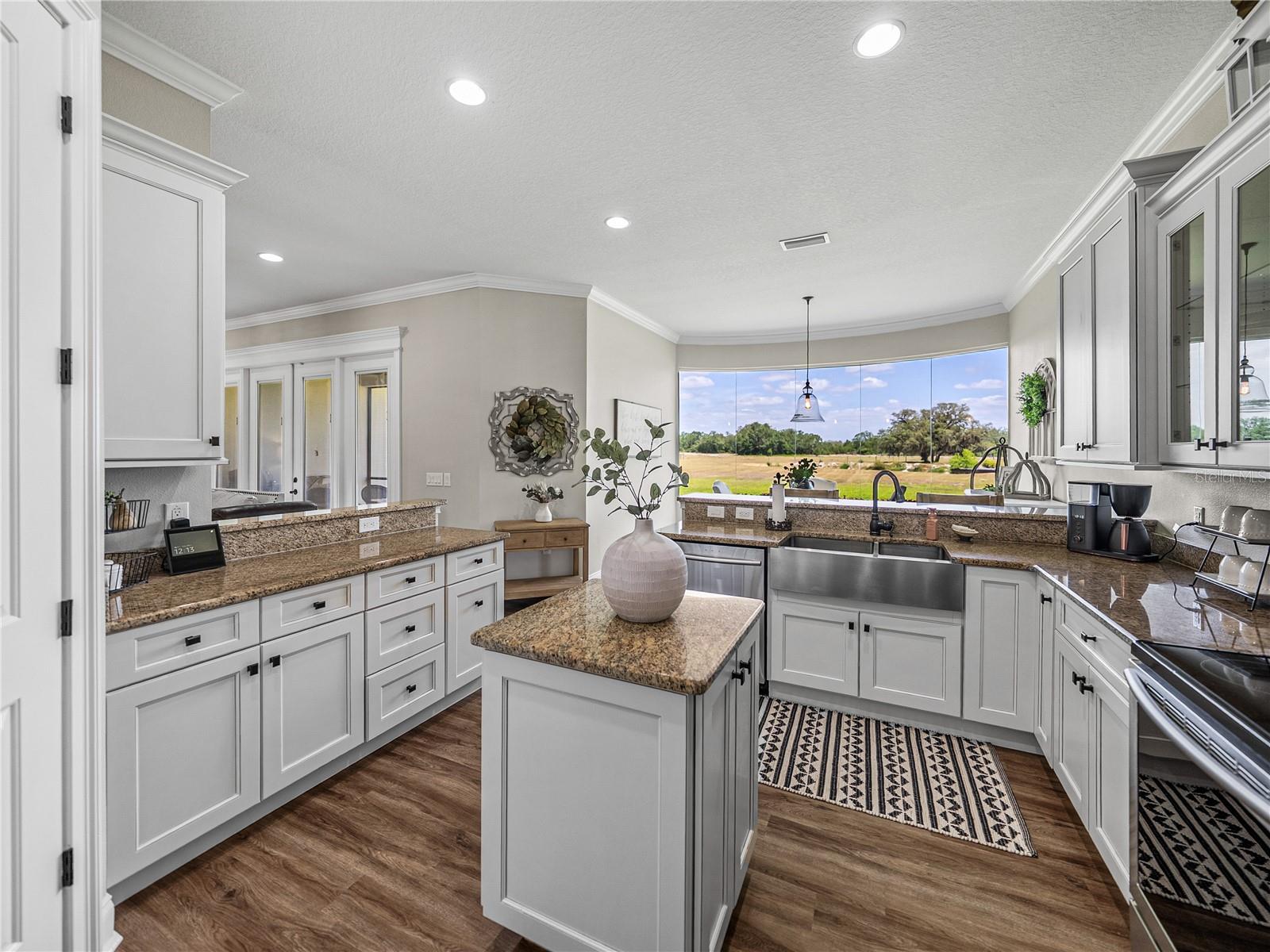MAMMOTH GROVE - Residential