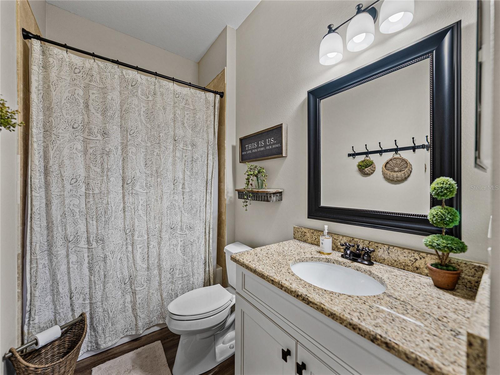 MAMMOTH GROVE - Residential