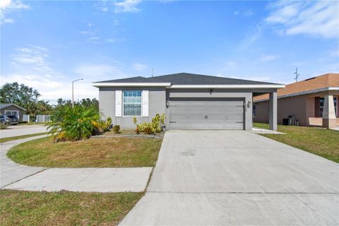 A home in WINTER HAVEN