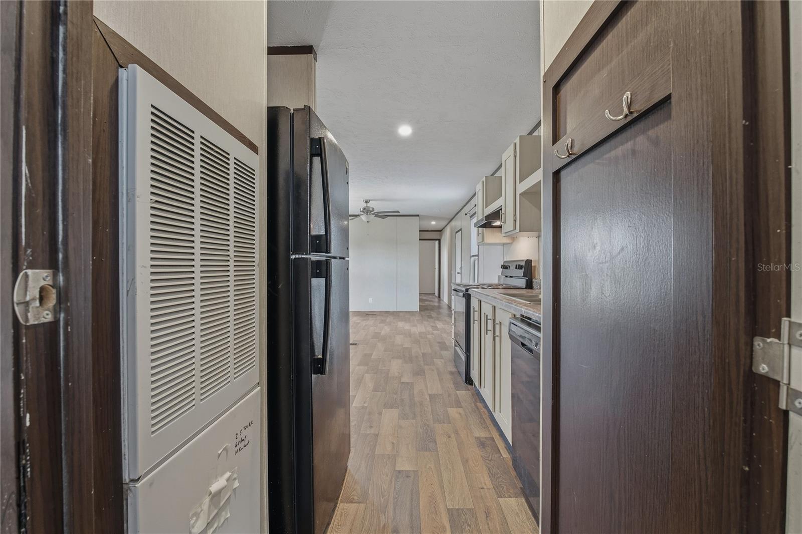 LESLIE J A SUB - Residential