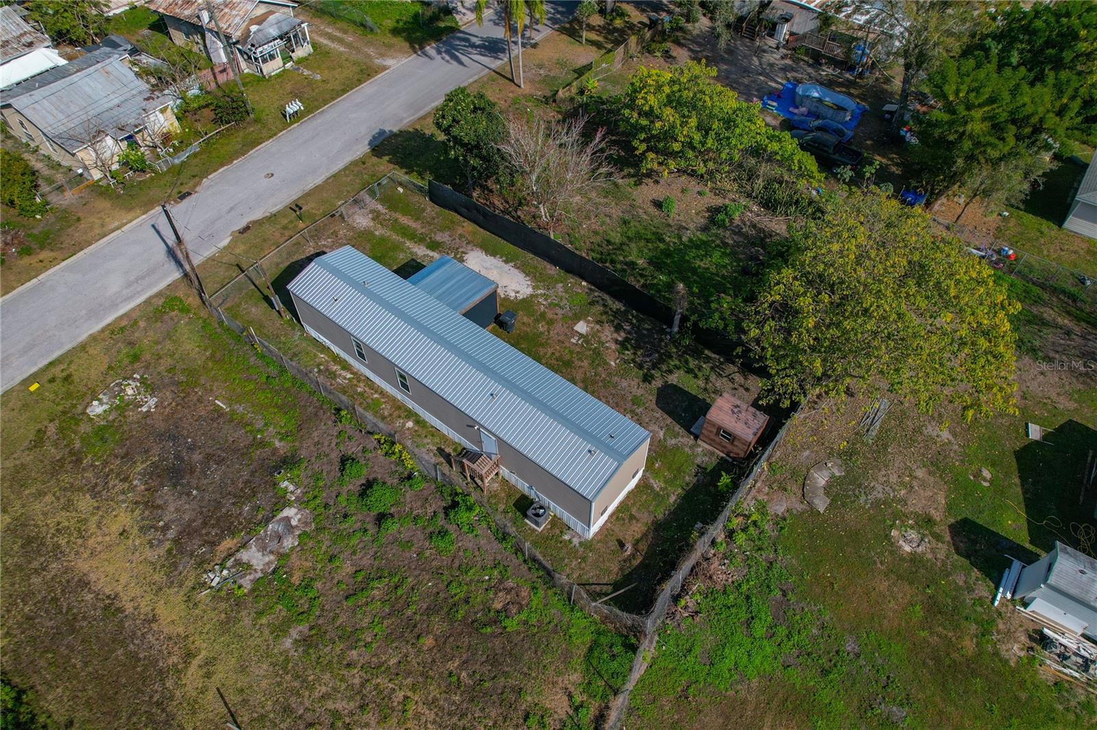 LESLIE J A SUB - Residential