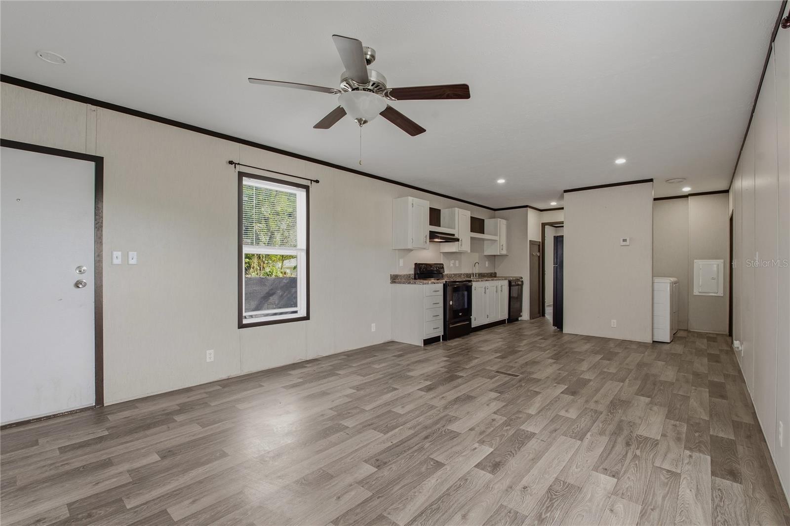 LESLIE J A SUB - Residential