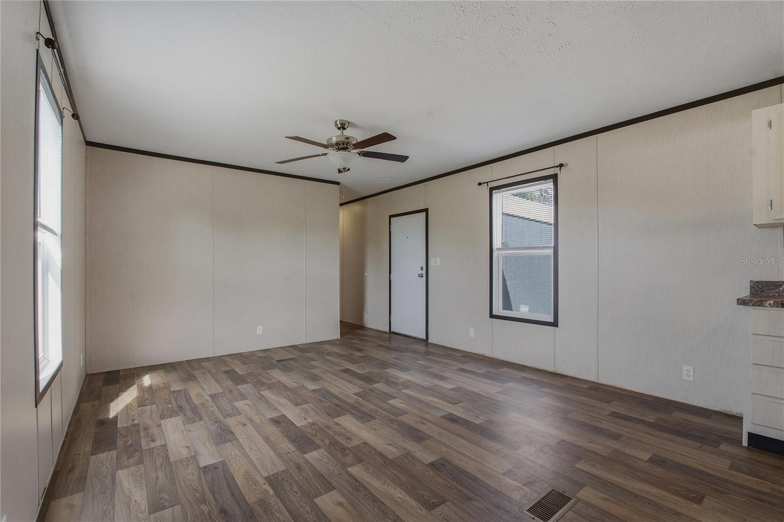 LESLIE J A SUB - Residential