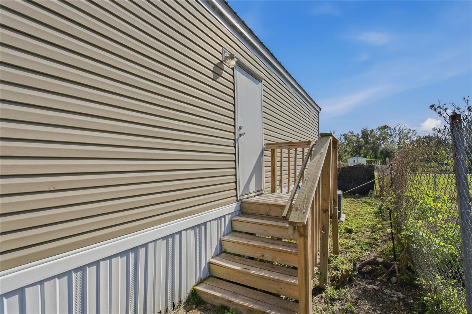 LESLIE J A SUB - Residential