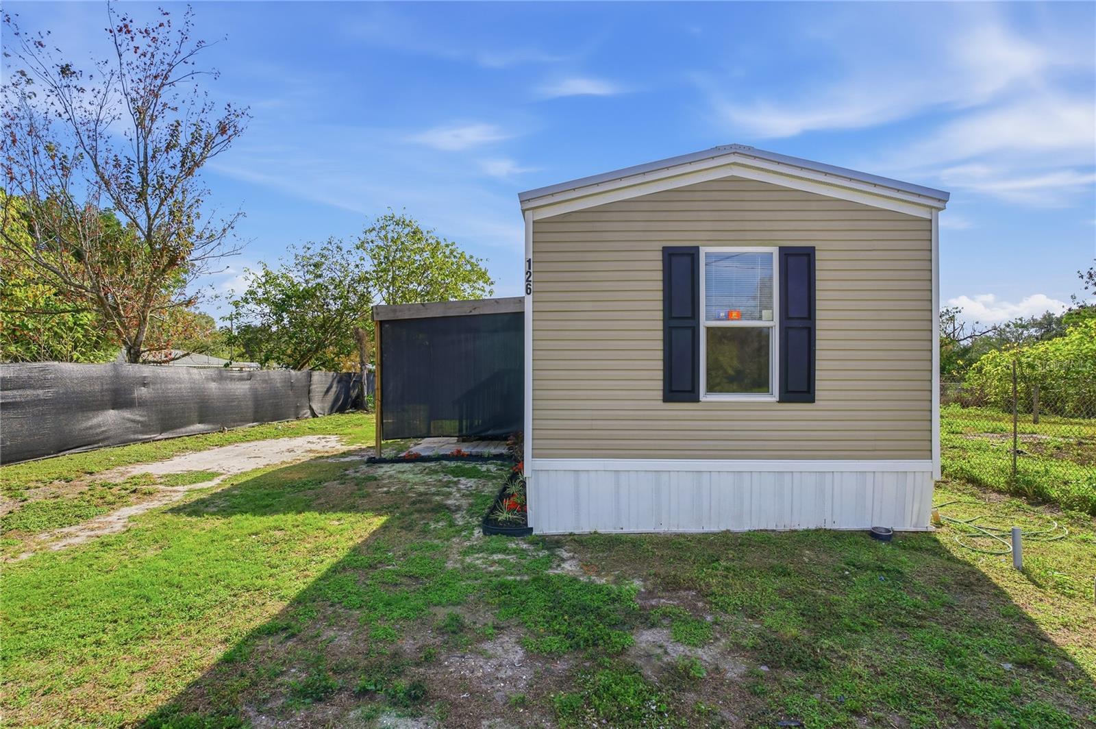 LESLIE J A SUB - Residential