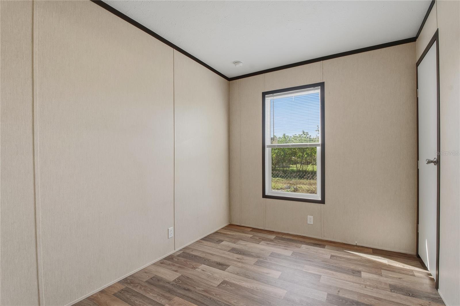 LESLIE J A SUB - Residential