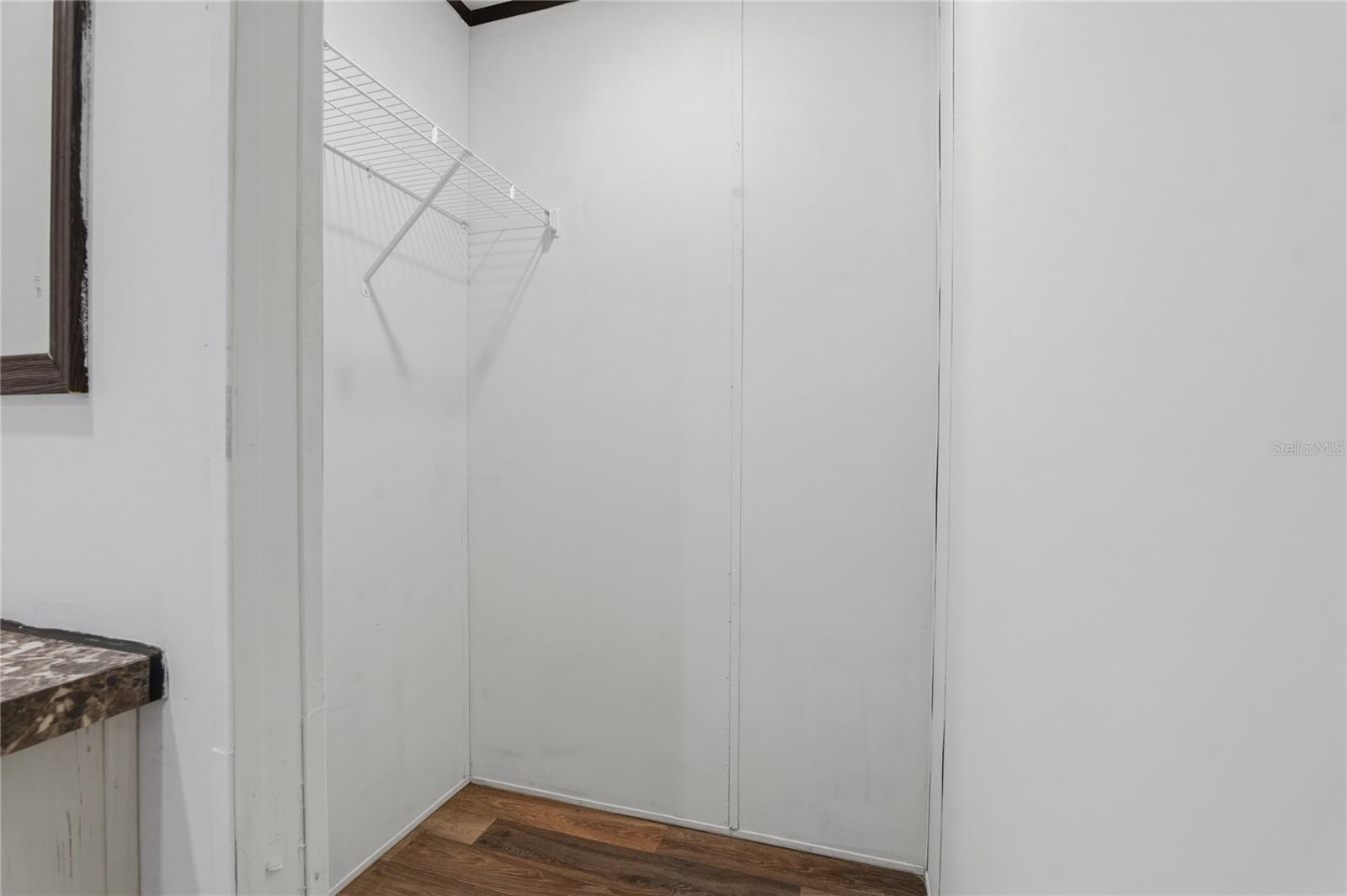 LESLIE J A SUB - Residential