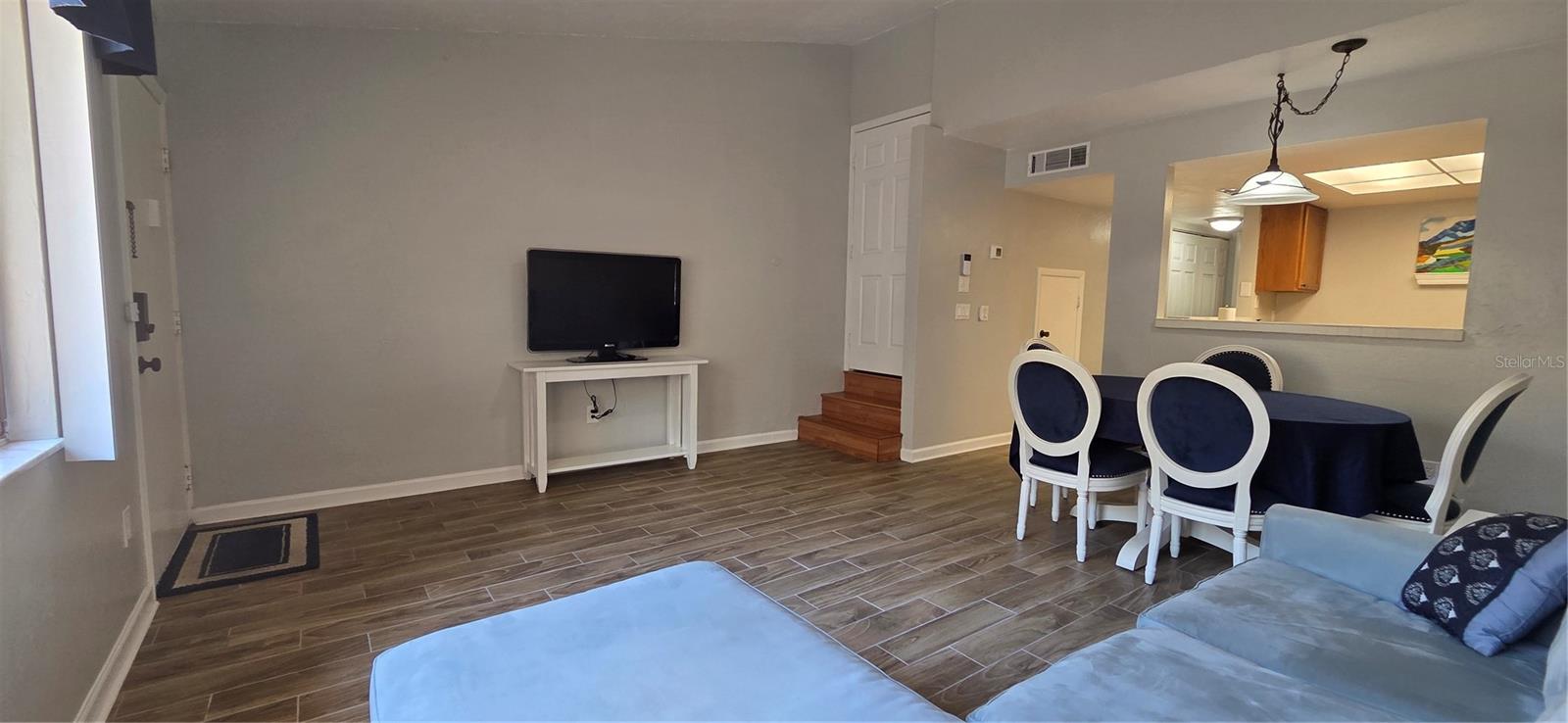 GRANTWOOD CONDO PH I - Residential