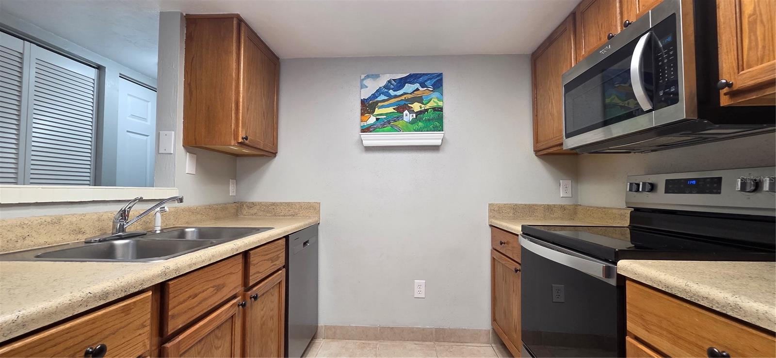 GRANTWOOD CONDO PH I - Residential
