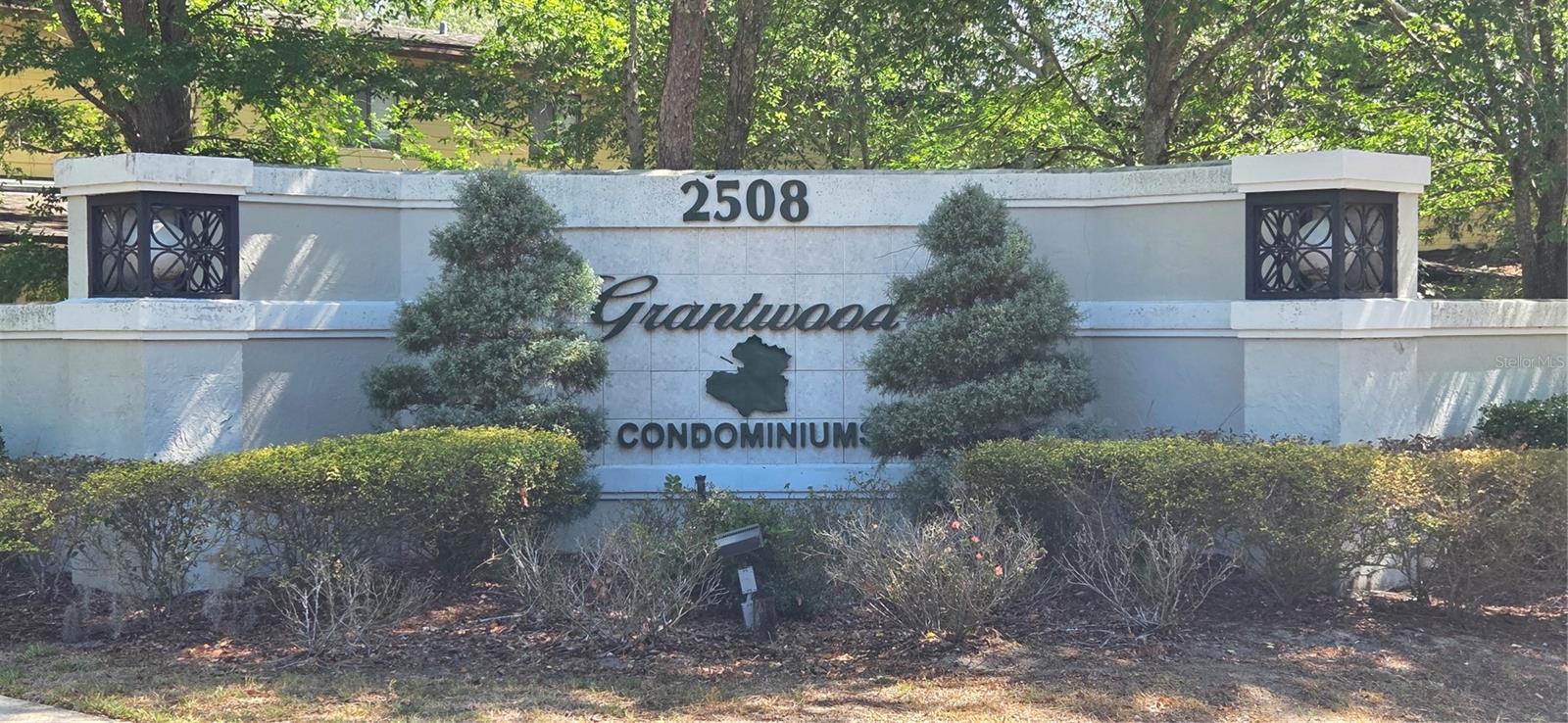 GRANTWOOD CONDO PH I - Residential