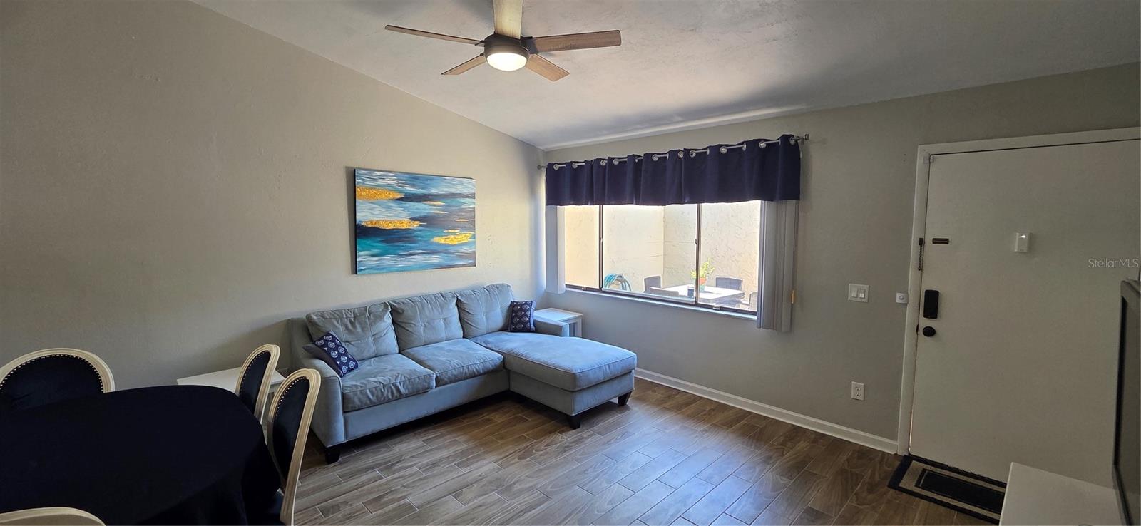 GRANTWOOD CONDO PH I - Residential