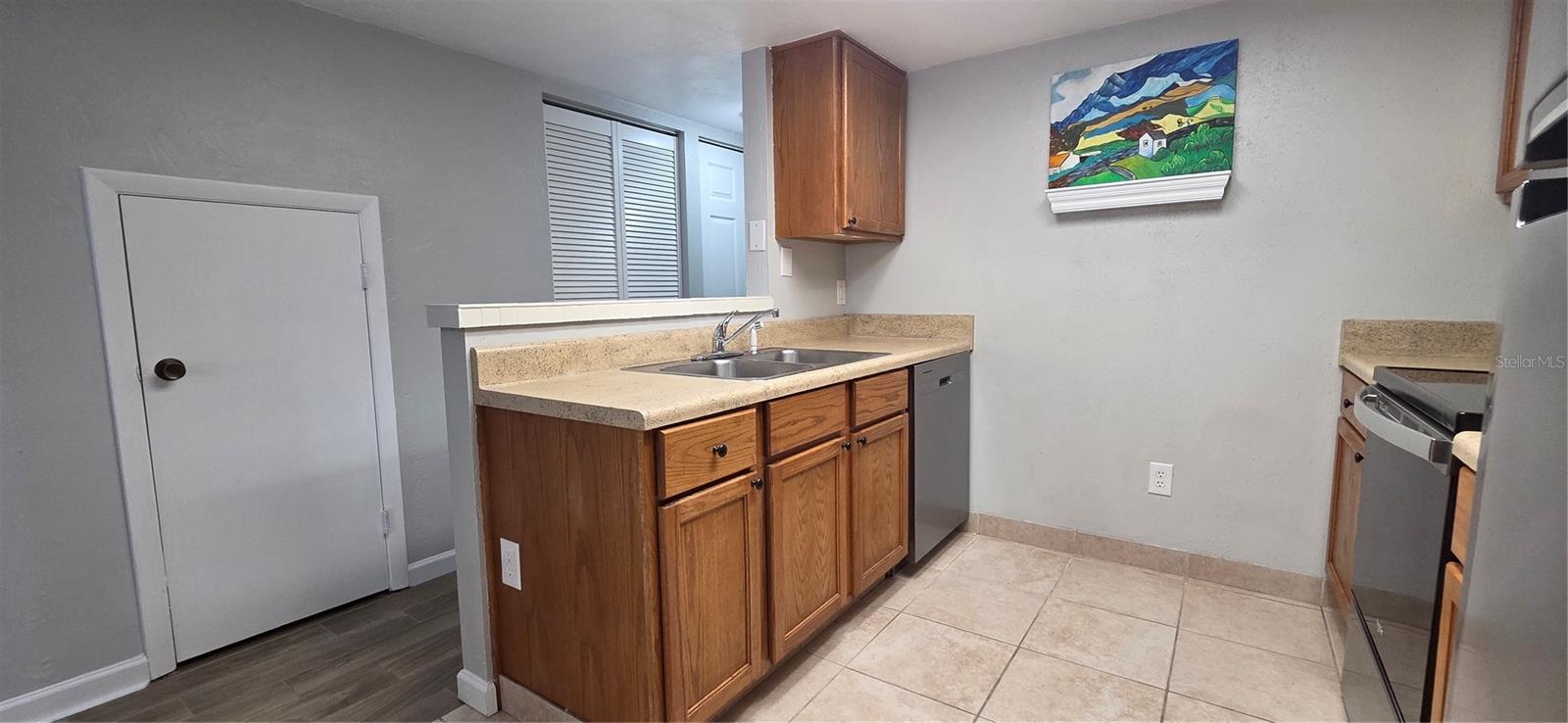 GRANTWOOD CONDO PH I - Residential
