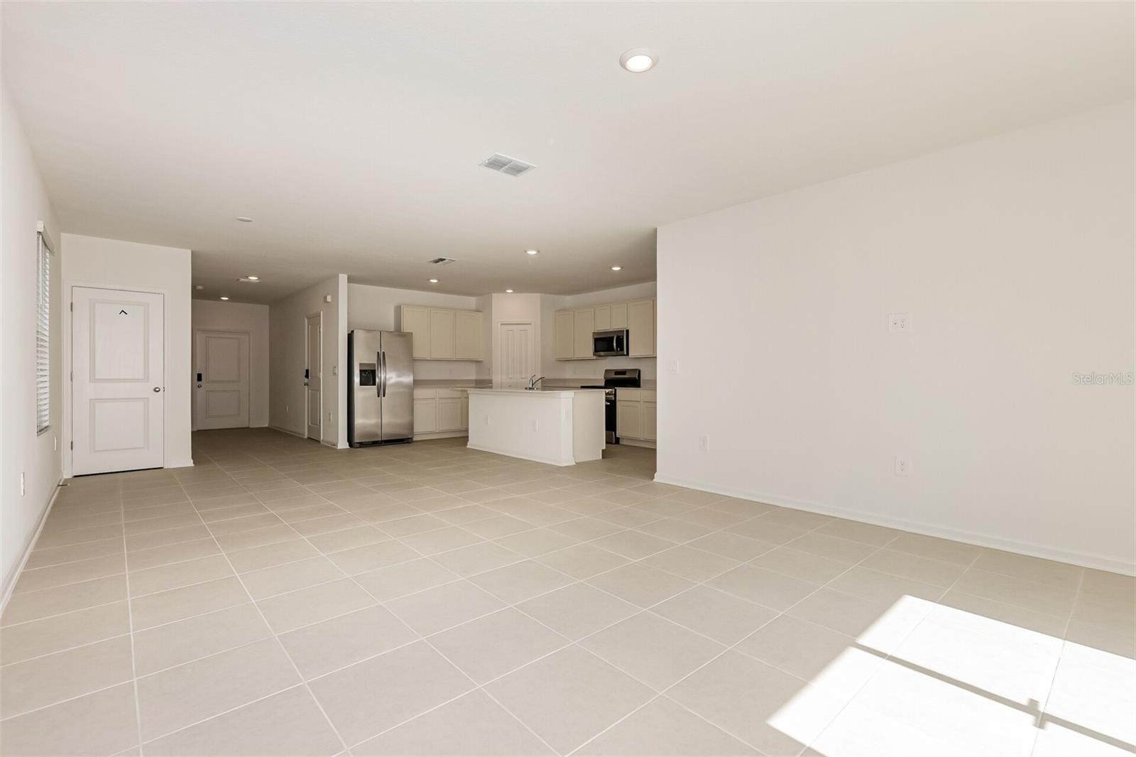 RANCHES/LK MCLEOD III - Residential Lease