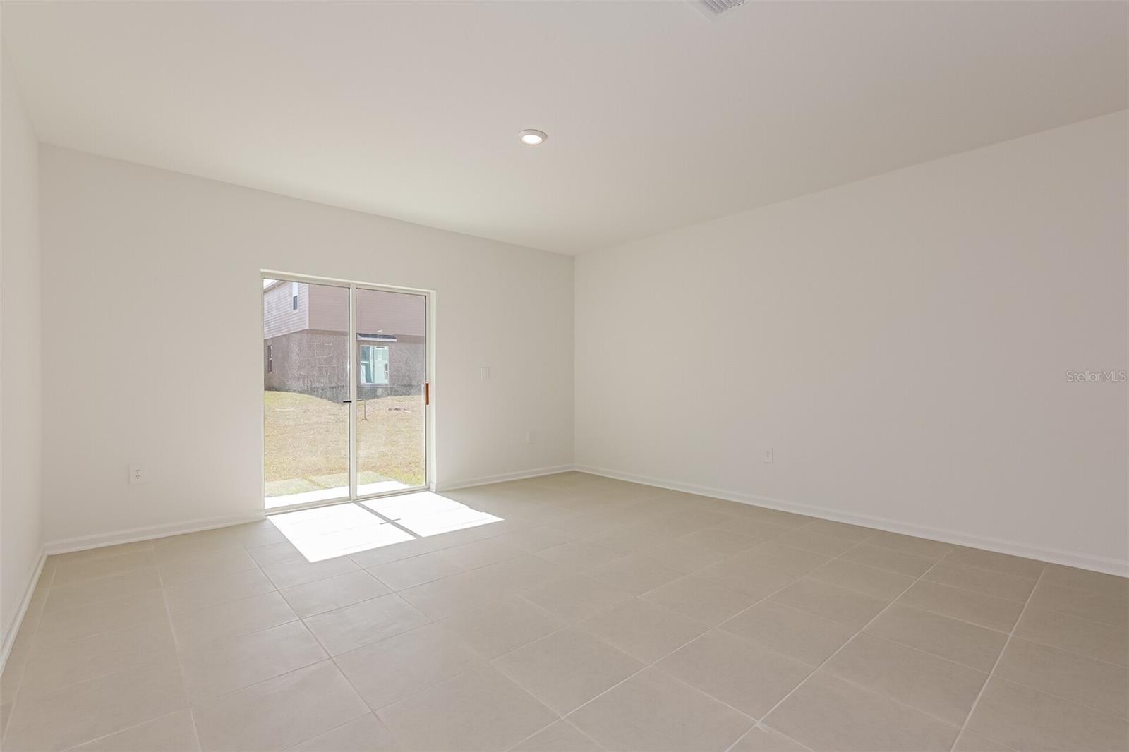 RANCHES/LK MCLEOD III - Residential Lease