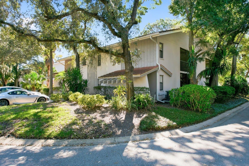 Photo of 300 S Florida Avenue #100L, Tarpon Springs, FL 34689 (MLS # TB8558307)