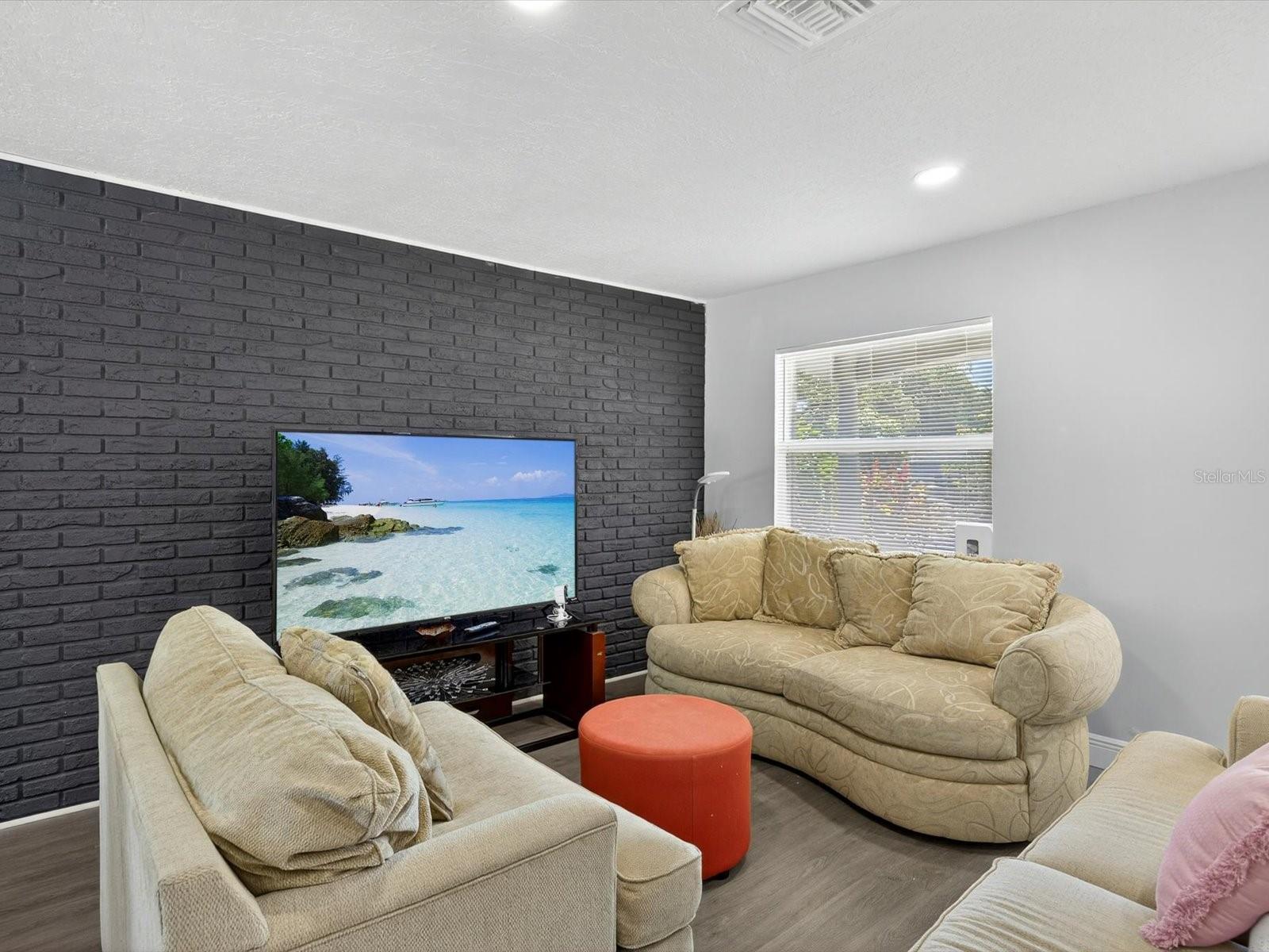 WINTER WOODS UNIT 01 - Residential