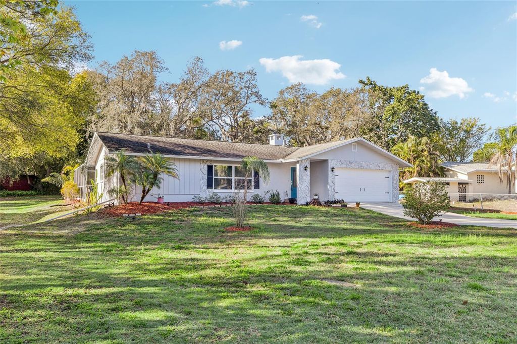 Photo of 804 Robin Avenue, Palm Harbor, FL 34683 (MLS # TB8481571)