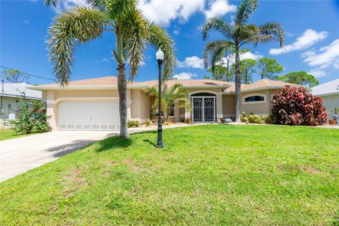 Photo of 13194 Eleanor Avenue, Port Charlotte, FL 33953 (MLS # D6147302)