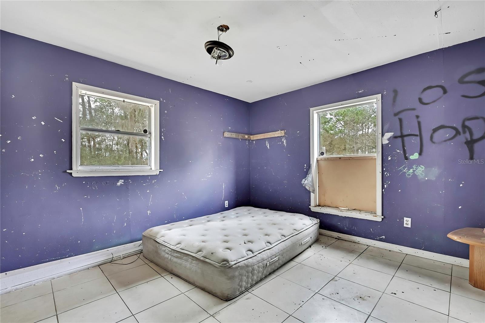 WHISPERING OAKS - Residential