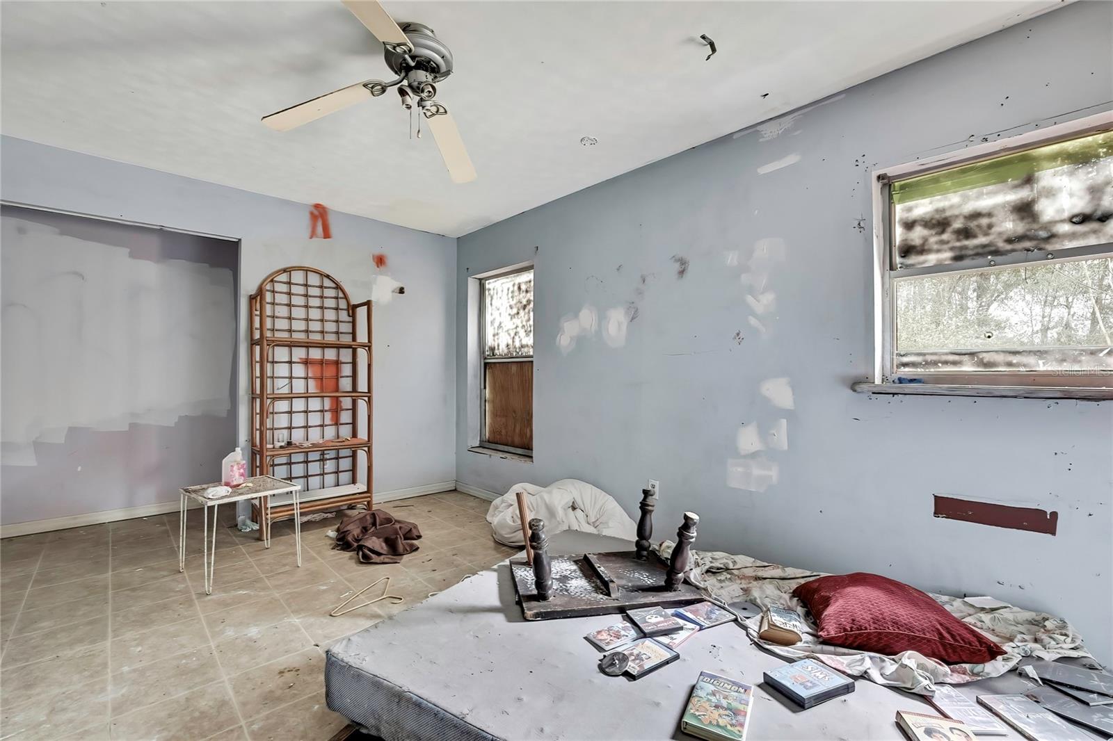 WHISPERING OAKS - Residential