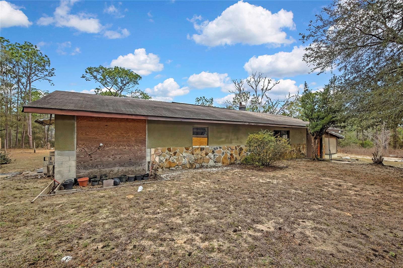 WHISPERING OAKS - Residential