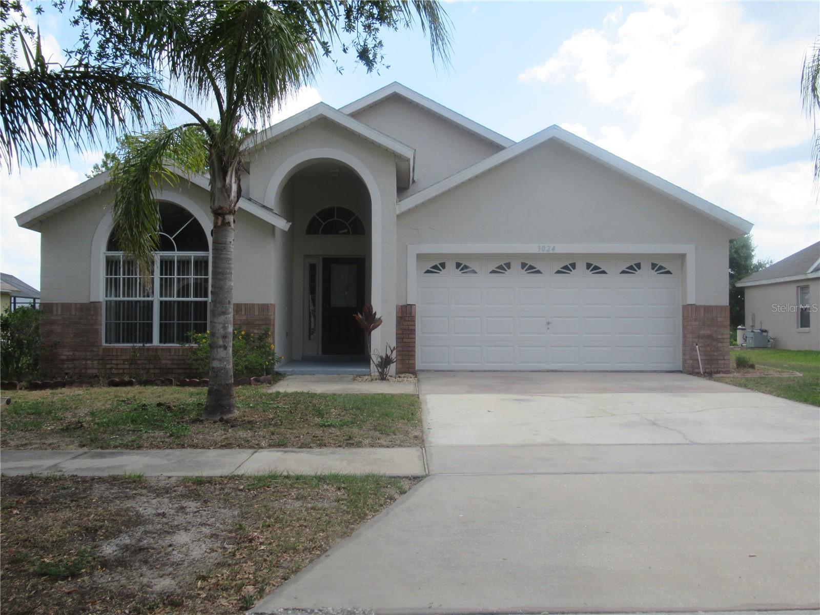 Single-family pool home with 5 bedrooms, 4 baths. Screen enclosed pool, dining area/living room. All appliances included. It is 2265 Sq.Ft. Tile throughout the living areas, very spacious with 2 master suites.
This home is located in the Orange Tree Community, Clermont. Approximately 8.5 miles away from Disney Main gate, by highway 27, very close to Wal-Mart Super Center, Lowes, post office, banks, restaurants, gas station, library, and a lot of convenience stores.
