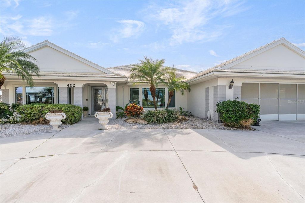Photo of 402 Devonshire Lane, Venice, FL 34293 (MLS # A4678374)