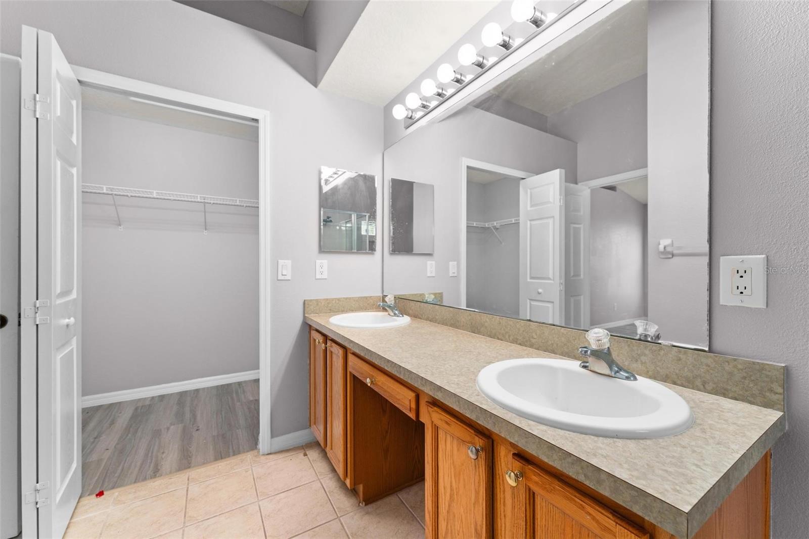 TIVOLI WOODS VILLAGE B 51 74 - Residential Lease