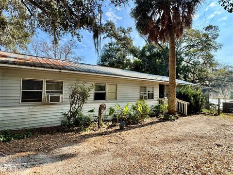 Photo of 313 White Sands Beaches Drive, Hawthorne, FL 32640 (MLS # GC535917)
