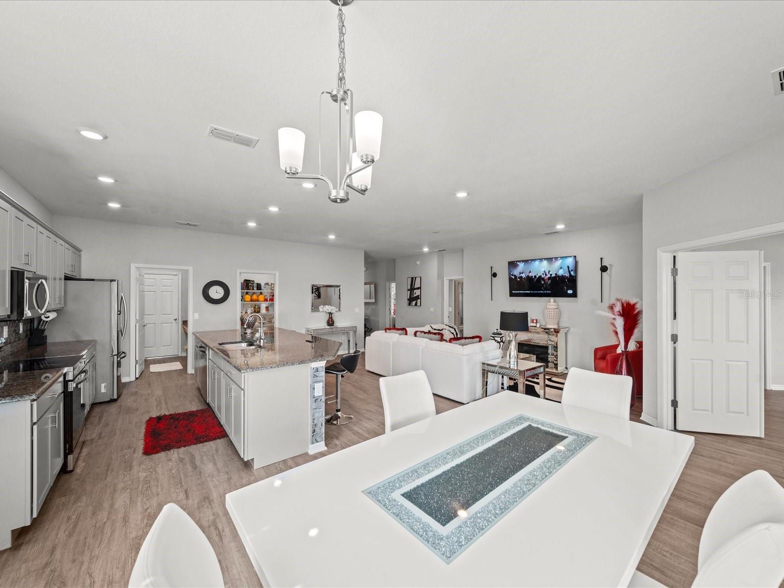 4340 REDING WAY