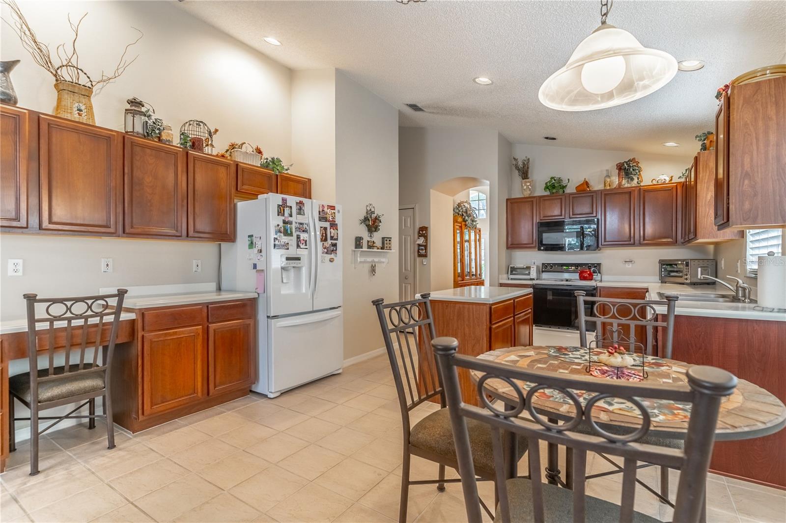 MAGNOLIA POINTE - Residential