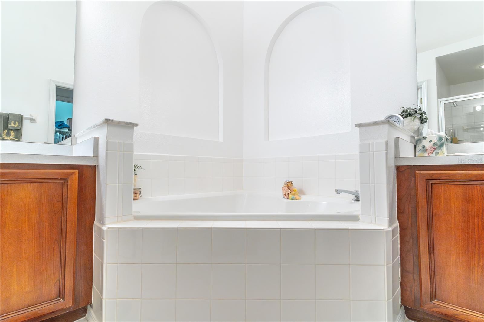 MAGNOLIA POINTE - Residential